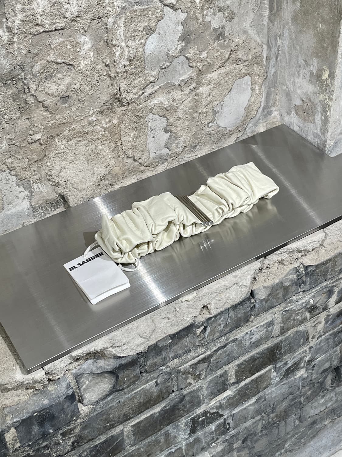 질샌더 크림 게더 레더 벨트 상품이미지1