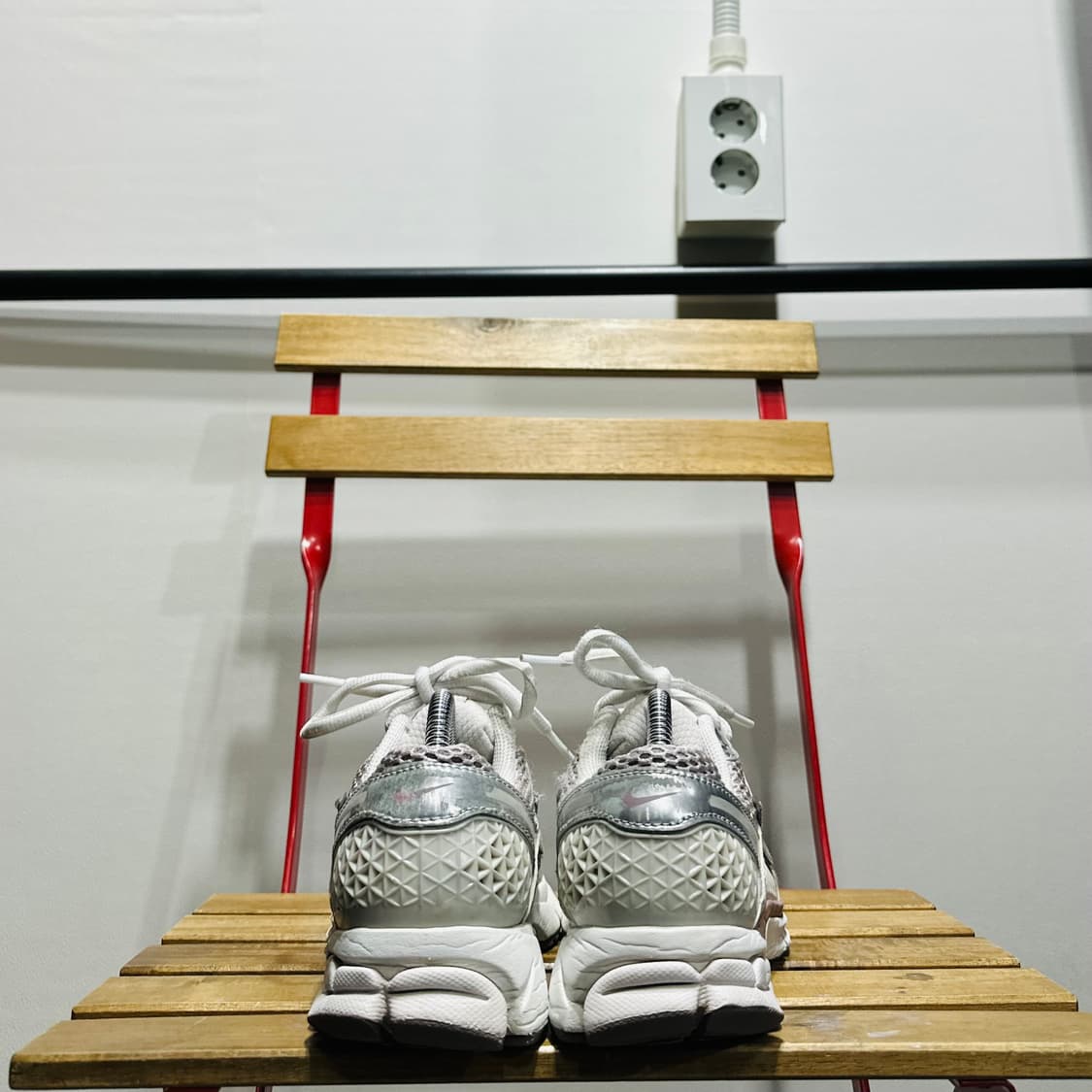 240) 나이키 운동화 여성 여자 신발 줌 보메로 메탈 상품이미지4