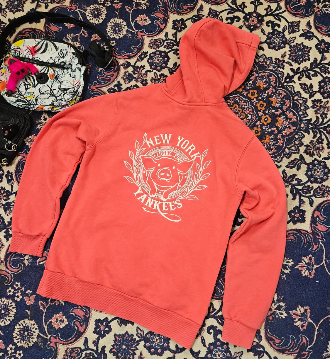 엠엘비(MLB) 양키즈 뉴욕 럭키 피그 자수 핑크 후드 티셔츠 상품이미지2