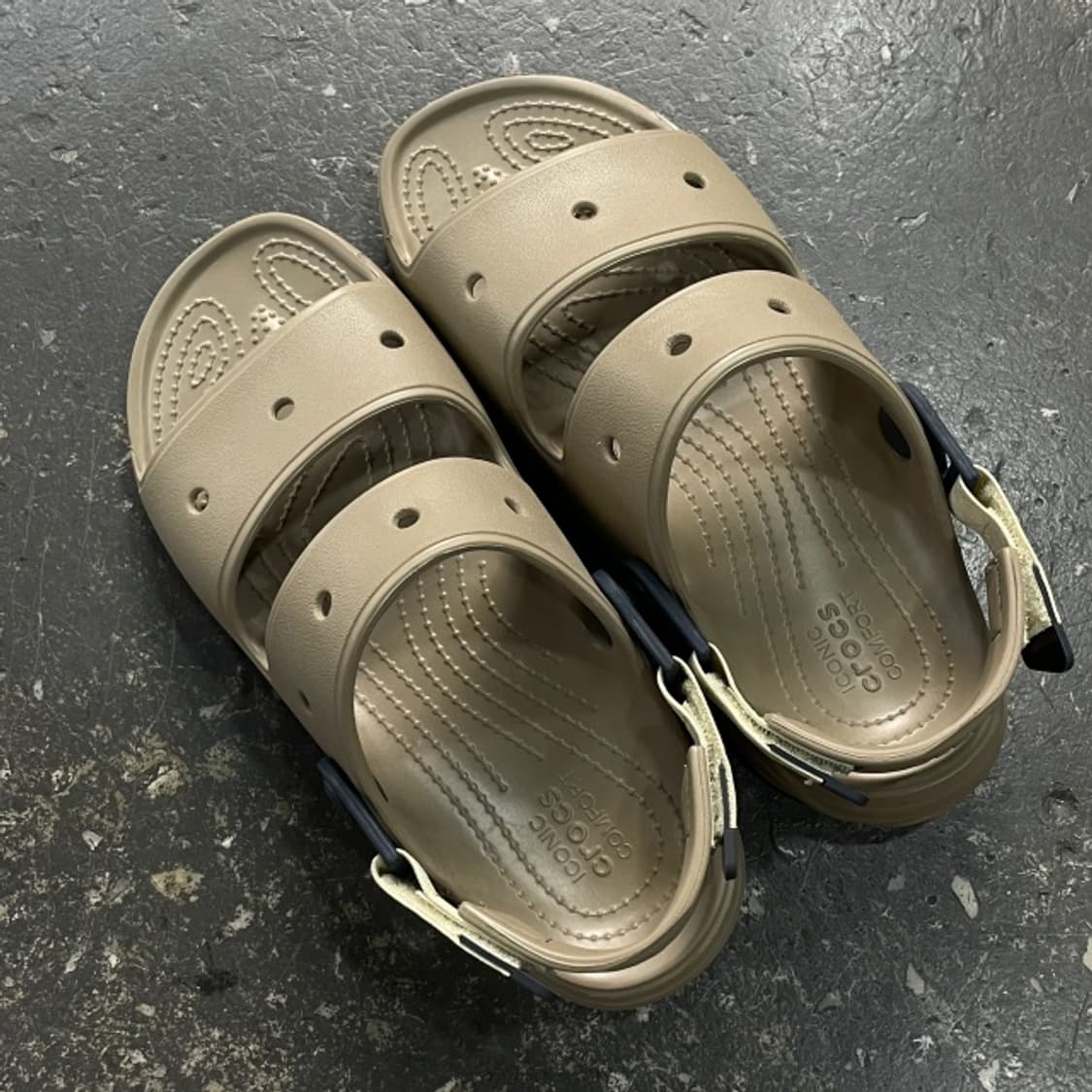 250 크록스 올터레인 샌들 상품이미지2