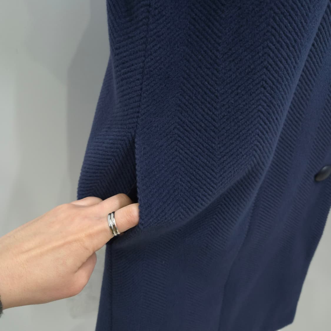 울100 헤링본 네이비 클래식 코트 상품이미지8