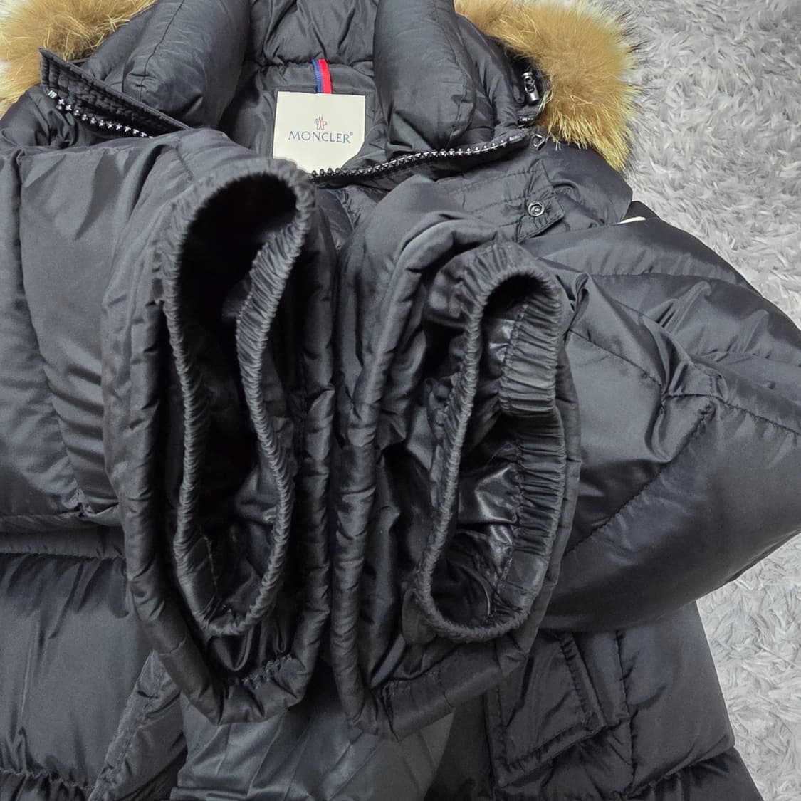 {클로젯}[3][여분단추,삼각택 구성]몽클레어 클루니 롱 다운 패딩 자켓 상품이미지6