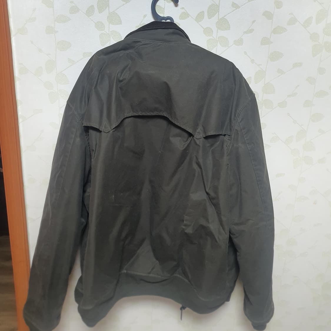 폴로 랄프로렌 왁스드 바라쿠타 자켓 판매합니다. 상품이미지8