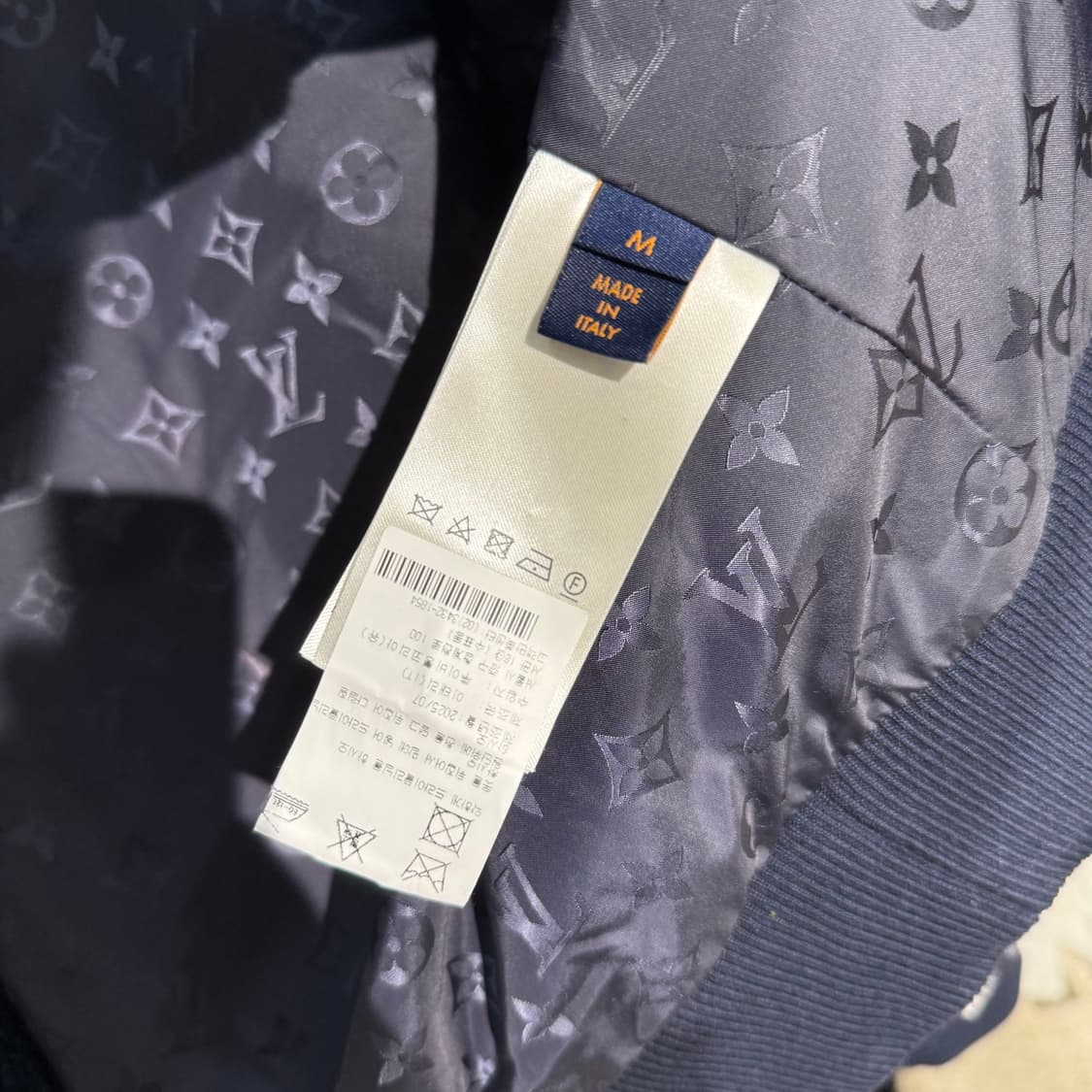 (100) 루이비통 모노그램 레더 패치 플리스 블루종 재킷 상품이미지7