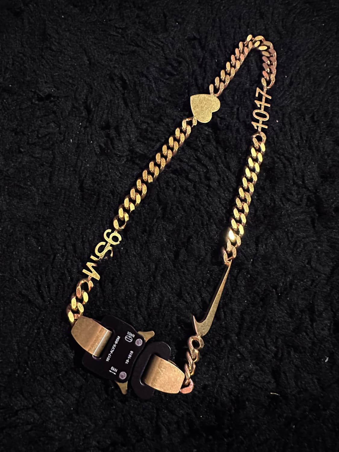 알릭스 나이키 히어로 체인 목걸이 골드모델 상품이미지3