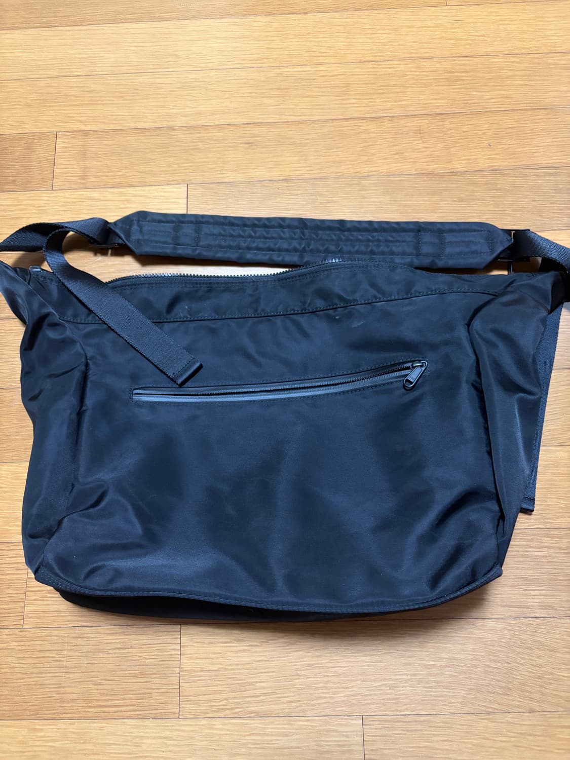 하아카이브 아크 블랙 메신저백 상품이미지1