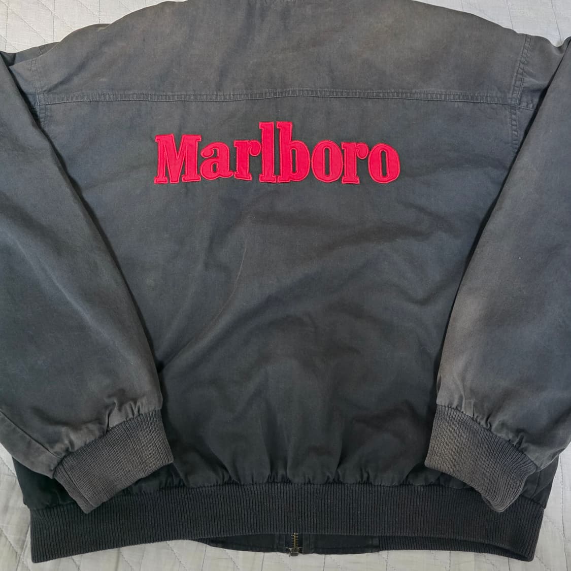 [M] 90s 빈티지 말보로 리버시블 봄버 자켓 블랙/레드 썬페이드 상품이미지2