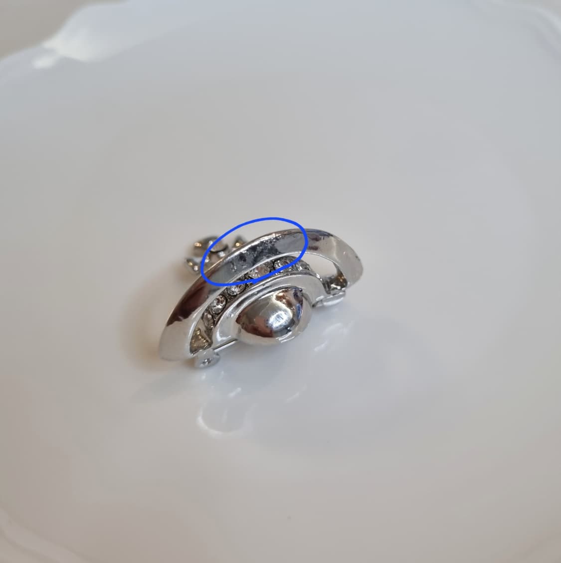 비비안웨스트우드 업사이클링 orb은장 브로치 상품이미지5