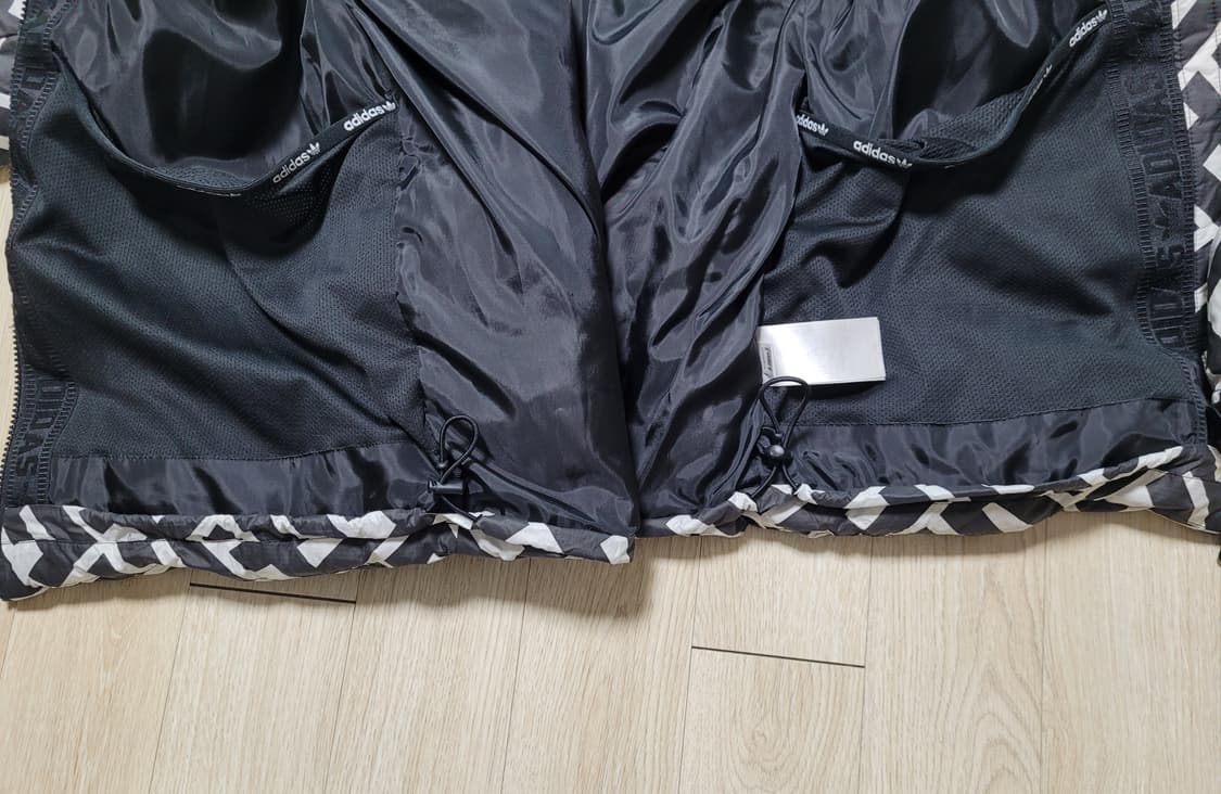 아디다스 AOP 레터링 패딩 사이즈 100 상품이미지6