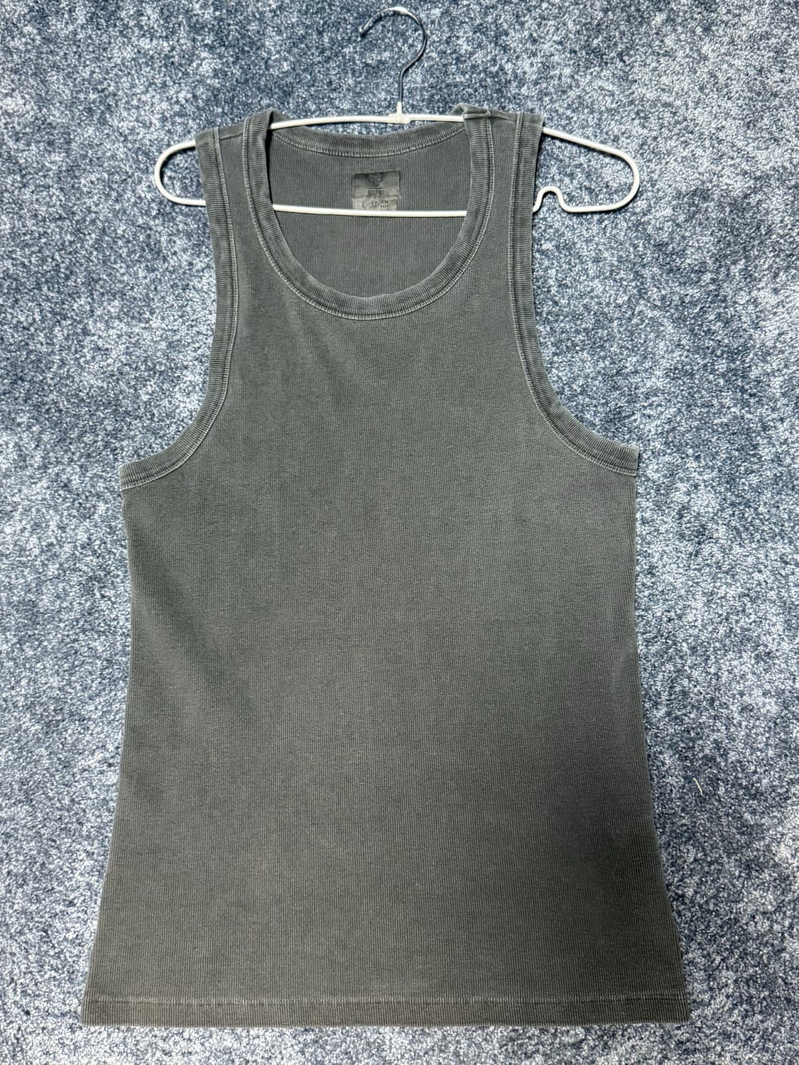 우연 × ESFAI VTG SLEEVELESS (CHARCOAL) 상품이미지2