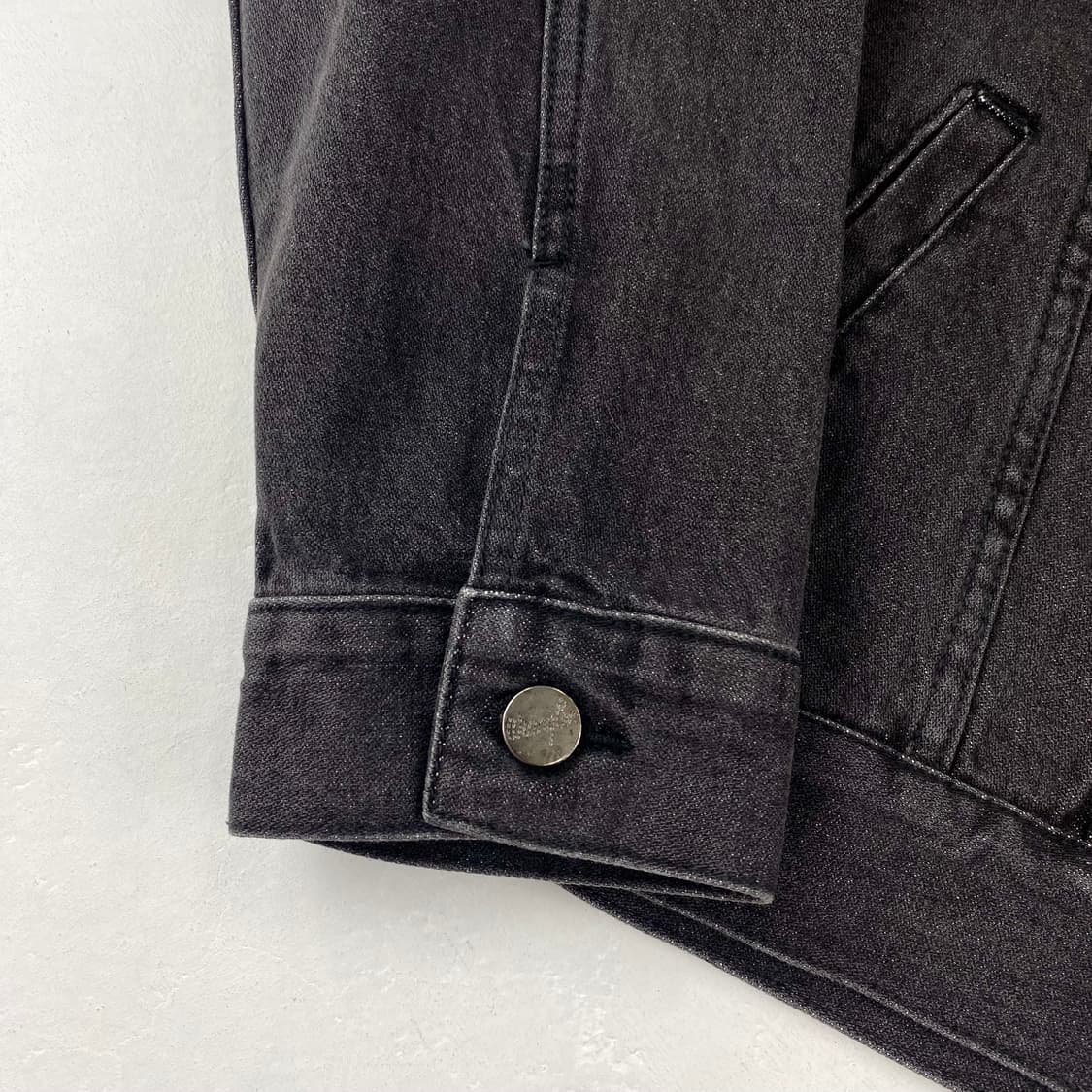 랭글러 카우보이컷 포켓 블랙 데님 트러커 자켓 (98) 상품이미지5