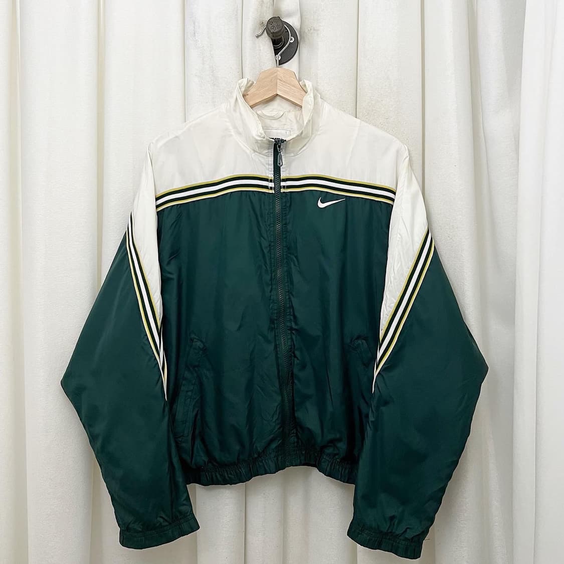 나이키 그린&아이보리 배색 스트라이프 윈드브레이커 상품이미지1