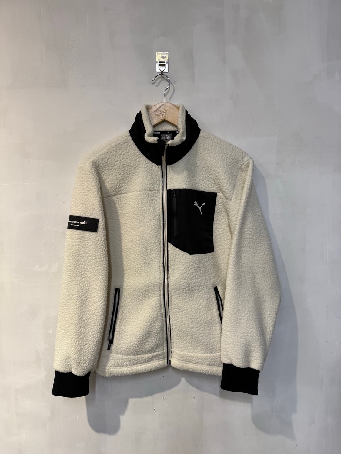 푸마 아이보리 플리스 집업 상품이미지1