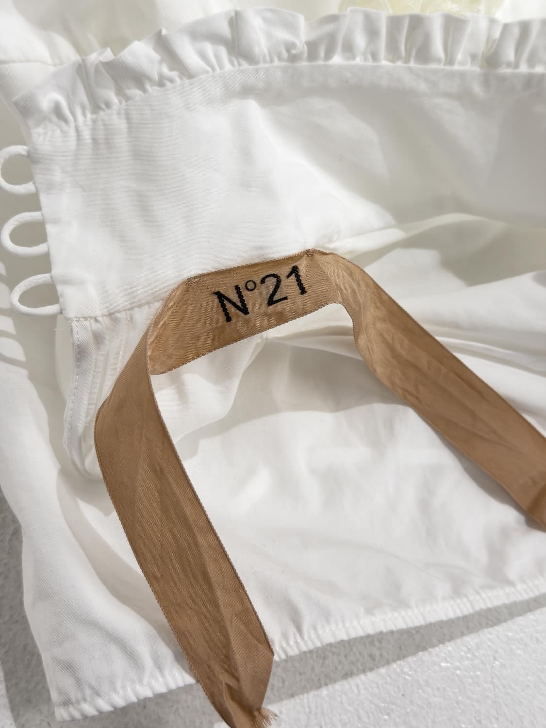 N.21 셔링 셔츠 상품이미지7