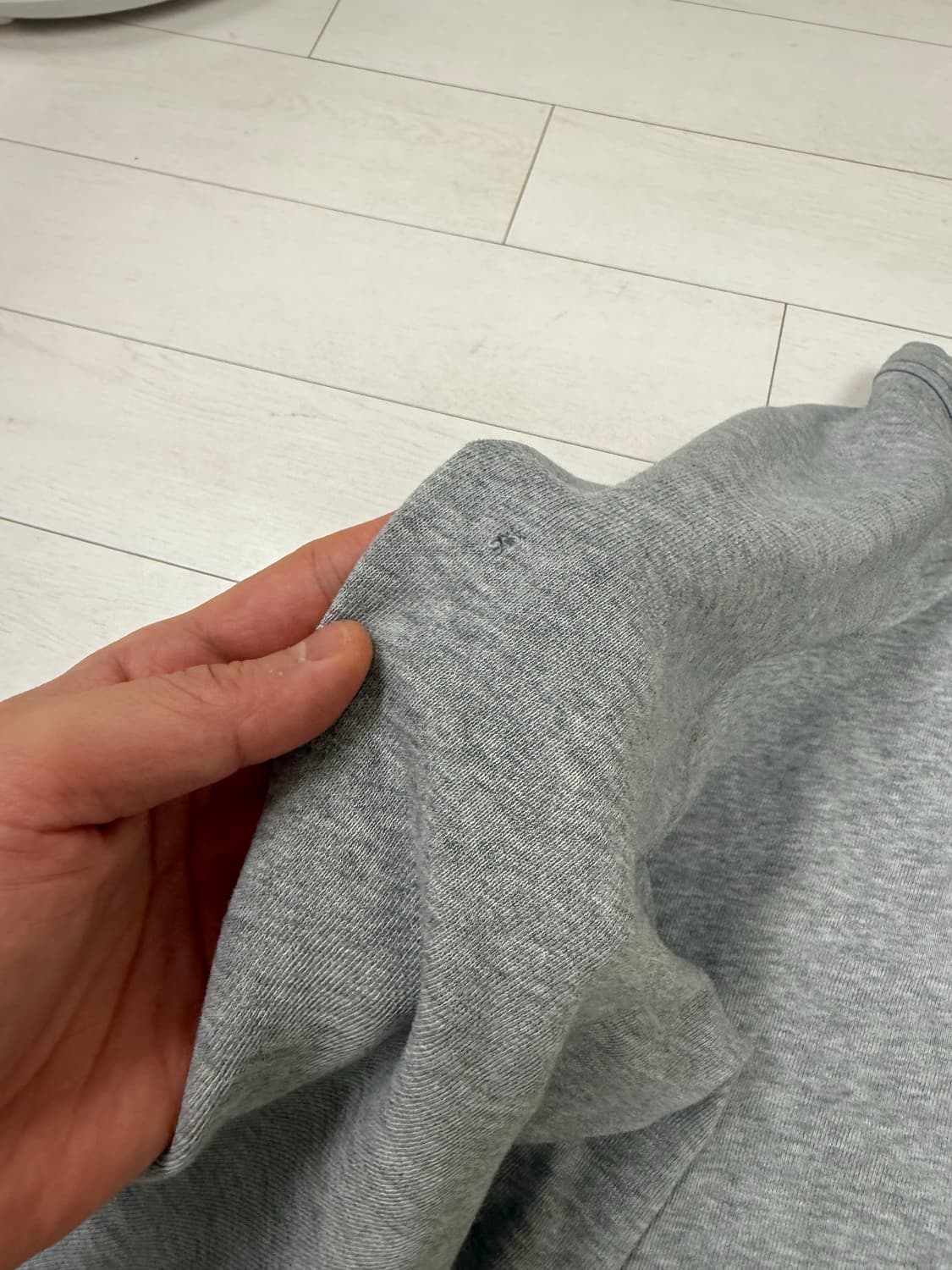 제임스펄스 맨투맨 3 사이즈  긴팔하고 맨투맨 중간 두께감입니다 사진 찍 상품이미지3