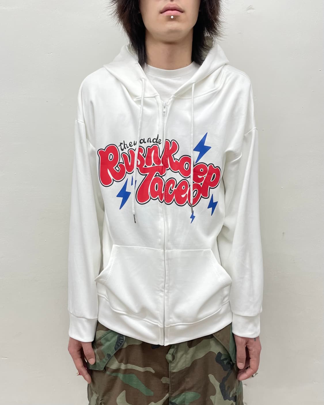 Red lettering white cutie hooded zip-up 상품이미지1