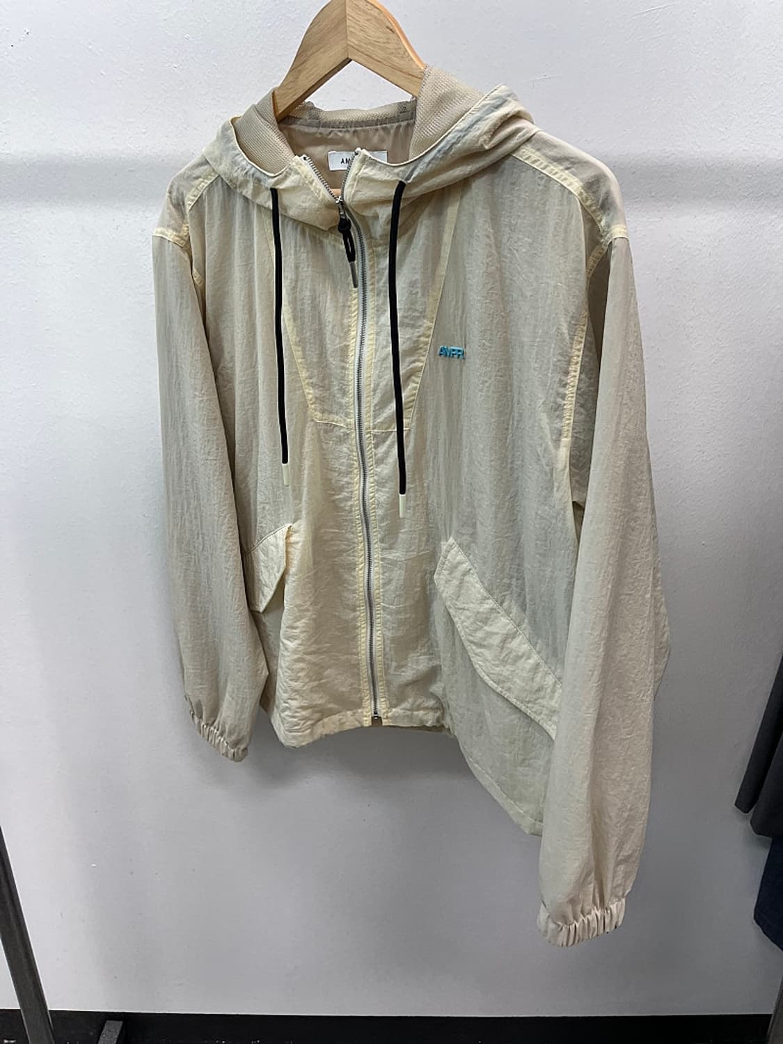 100) 아모프레 후디 윈드브레이커  상품이미지1