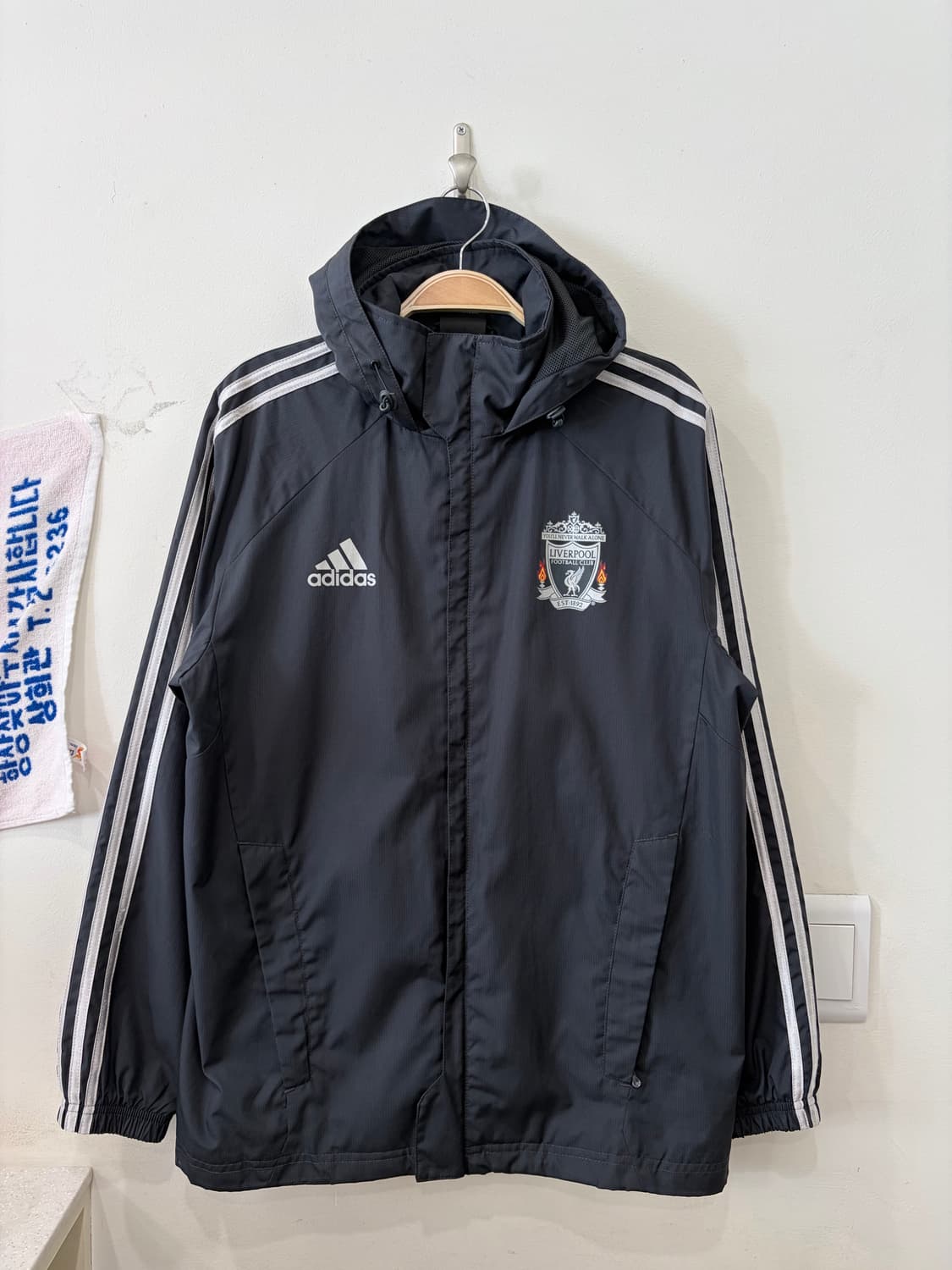 310. 아디다스 리버풀 바람막이 자켓  상품이미지1