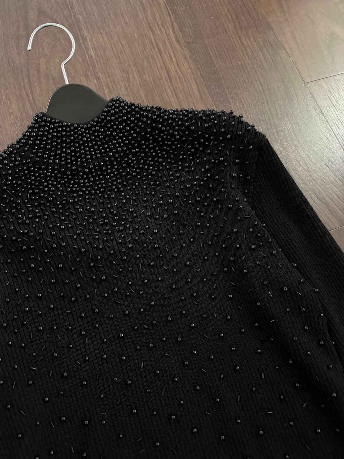 시퀸 비즈 골지 반폴라 니트 상품이미지2