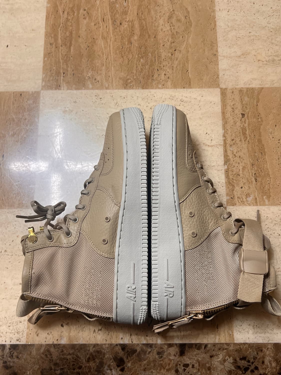 나이키 SF AF1 하이 베이지 245mm 상품이미지3