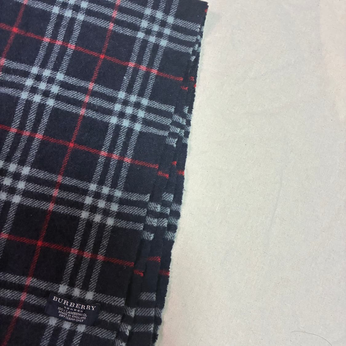 정품 버버리 램스울 체크 머플러 상품이미지4