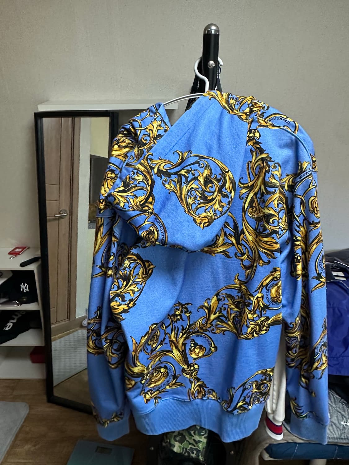 급처) 베르사체 진스 블루 바로크 후드집업 100 정품 상품이미지8