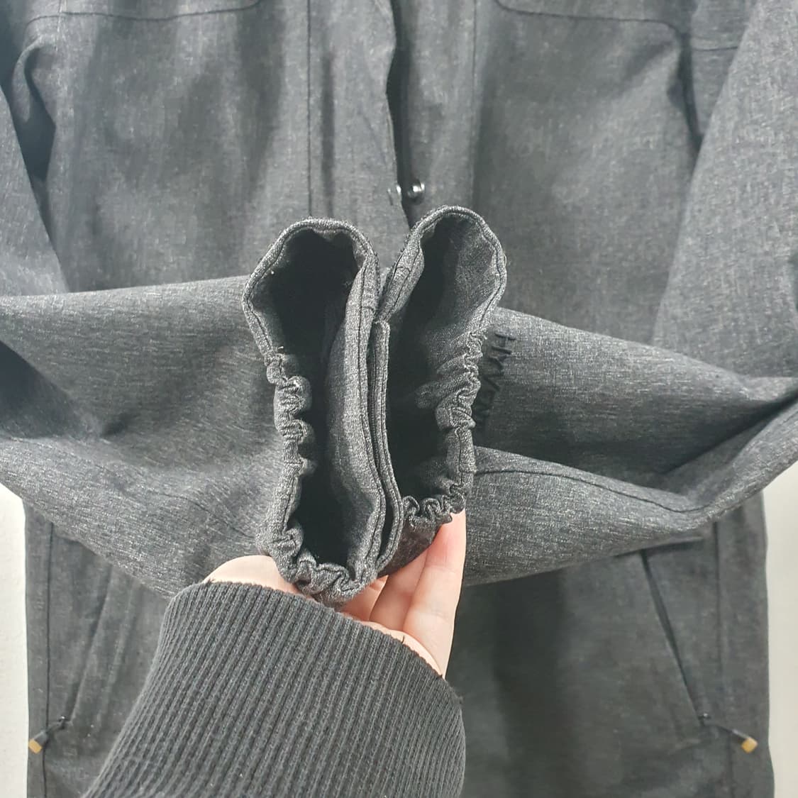 85 노스페이스 여성 그레이 탄탄한 스포츠 후드 바람막이 자켓 상품이미지5