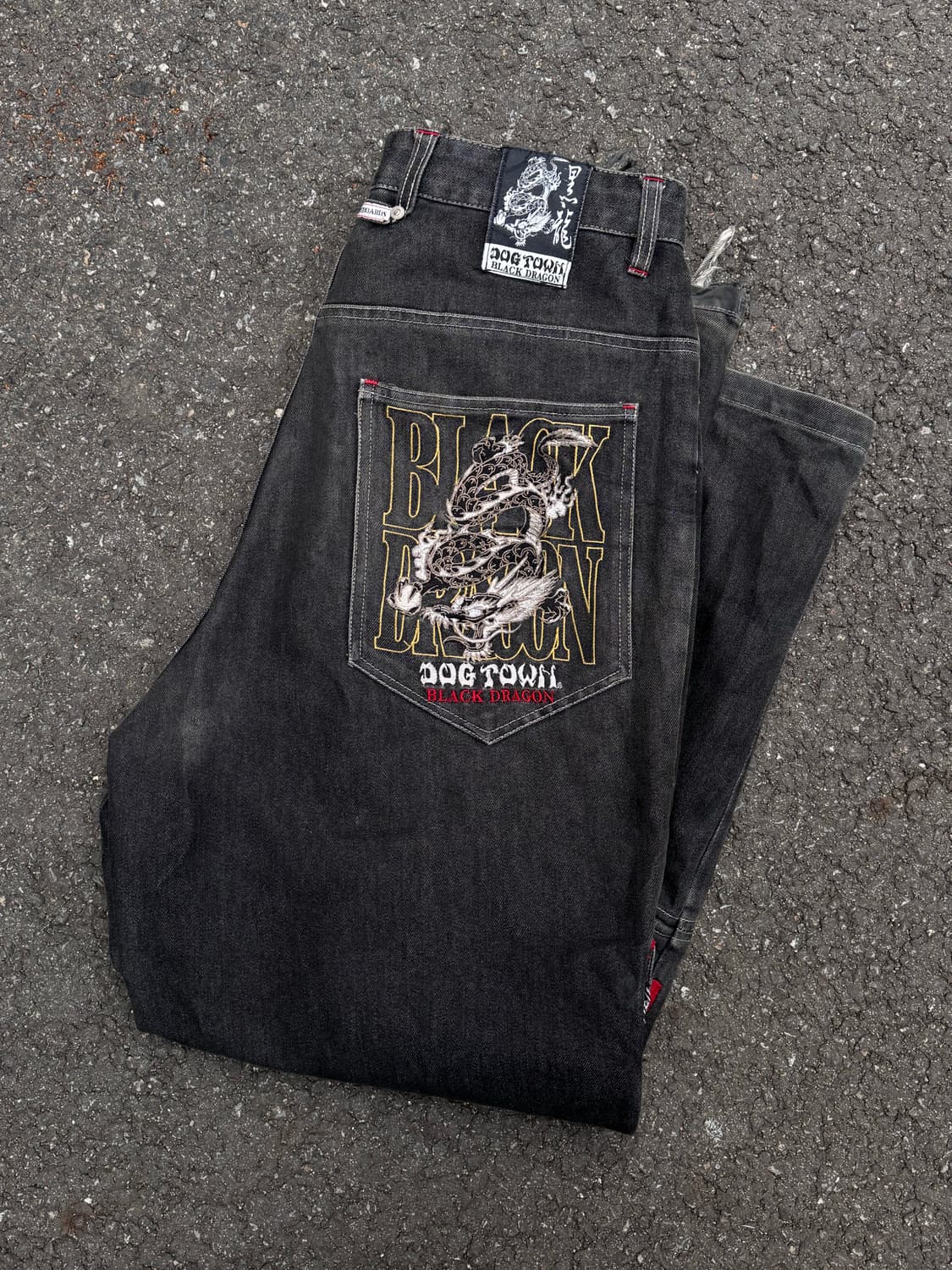 도그타운 블랙드래곤 자수 흑청 데님팬츠  상품이미지1