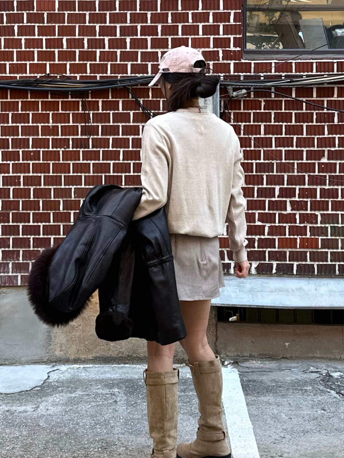 마크뉴욕 레더 후드 자켓 타미 니트 핀턱 스커트 코디 상품이미지5