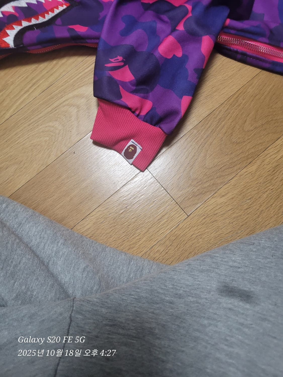 베이프 샤크후드 새상품 상품이미지2