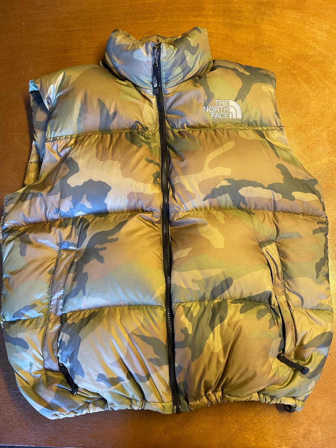 노스페이스 카모 700 패딩 쪼끼 상품이미지1