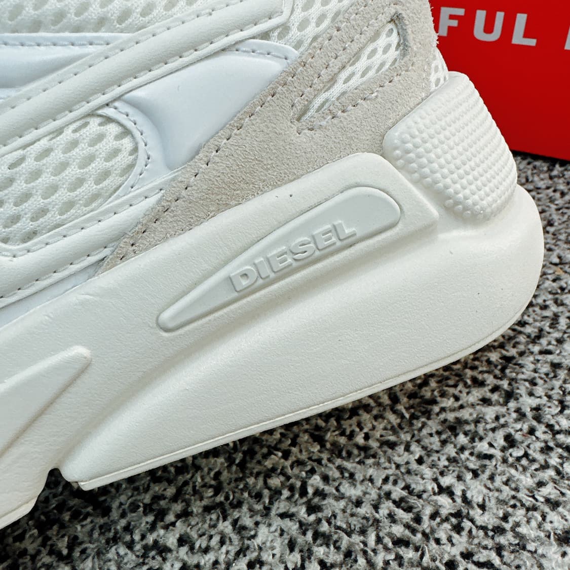 디젤 남성 화이트 세린디피티 스니커즈 상품이미지5