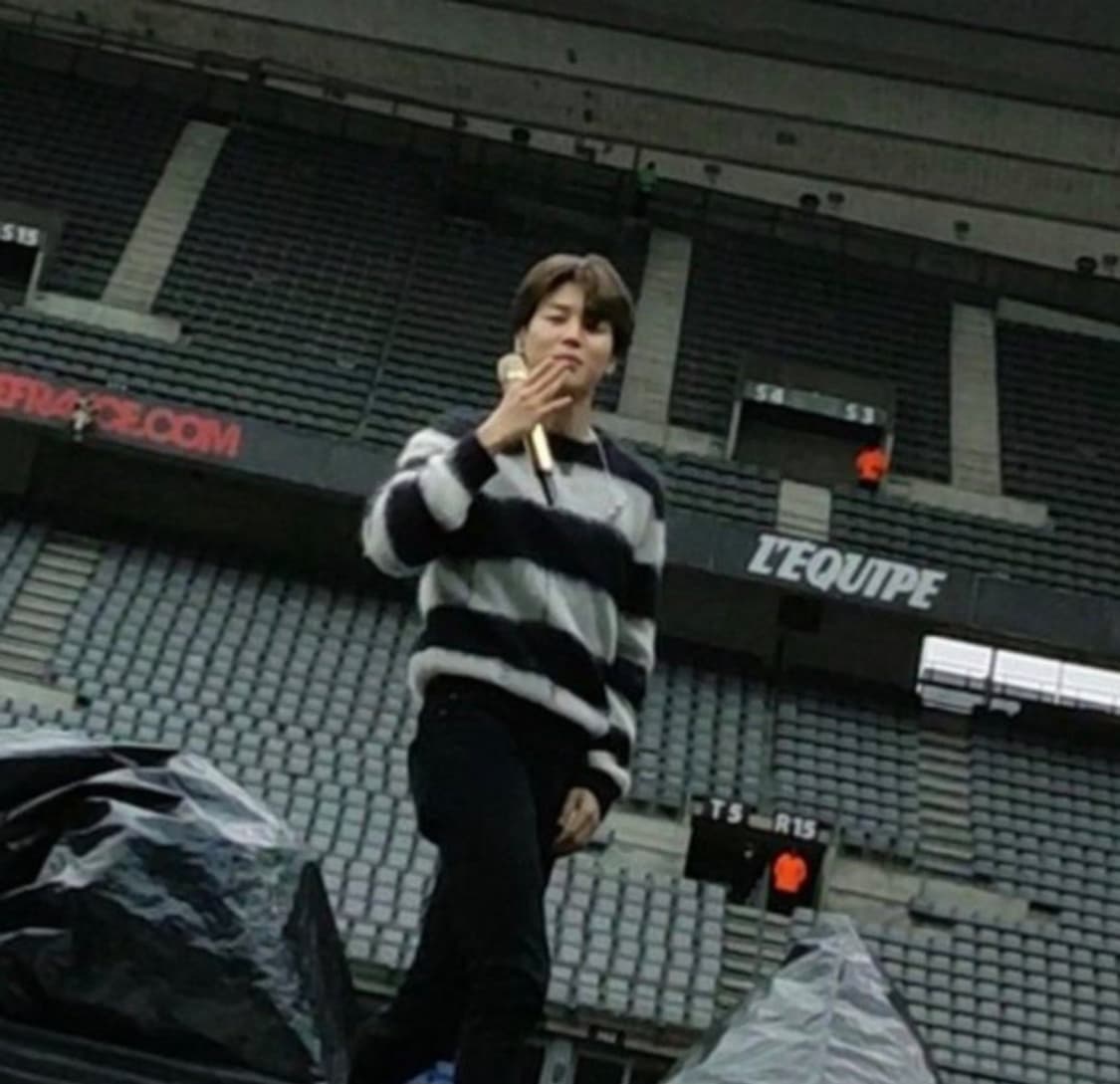 [XXL] Saint Laurent 18AW 디스트로이드 모헤어 니트 상품이미지5