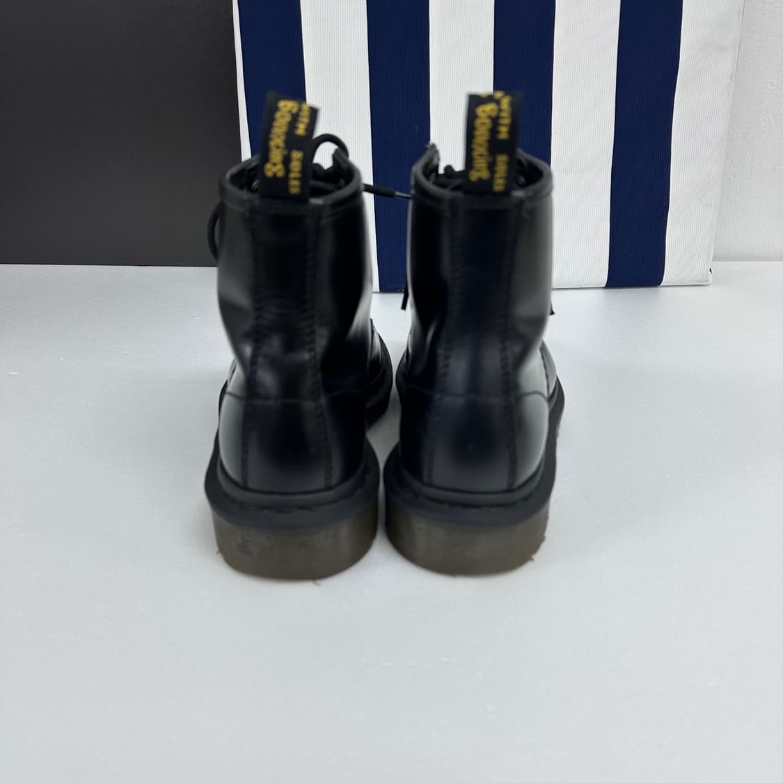 닥터마틴 101 6홀 여성 블랙 워커 부츠 UK4/EU37/230 상품이미지4