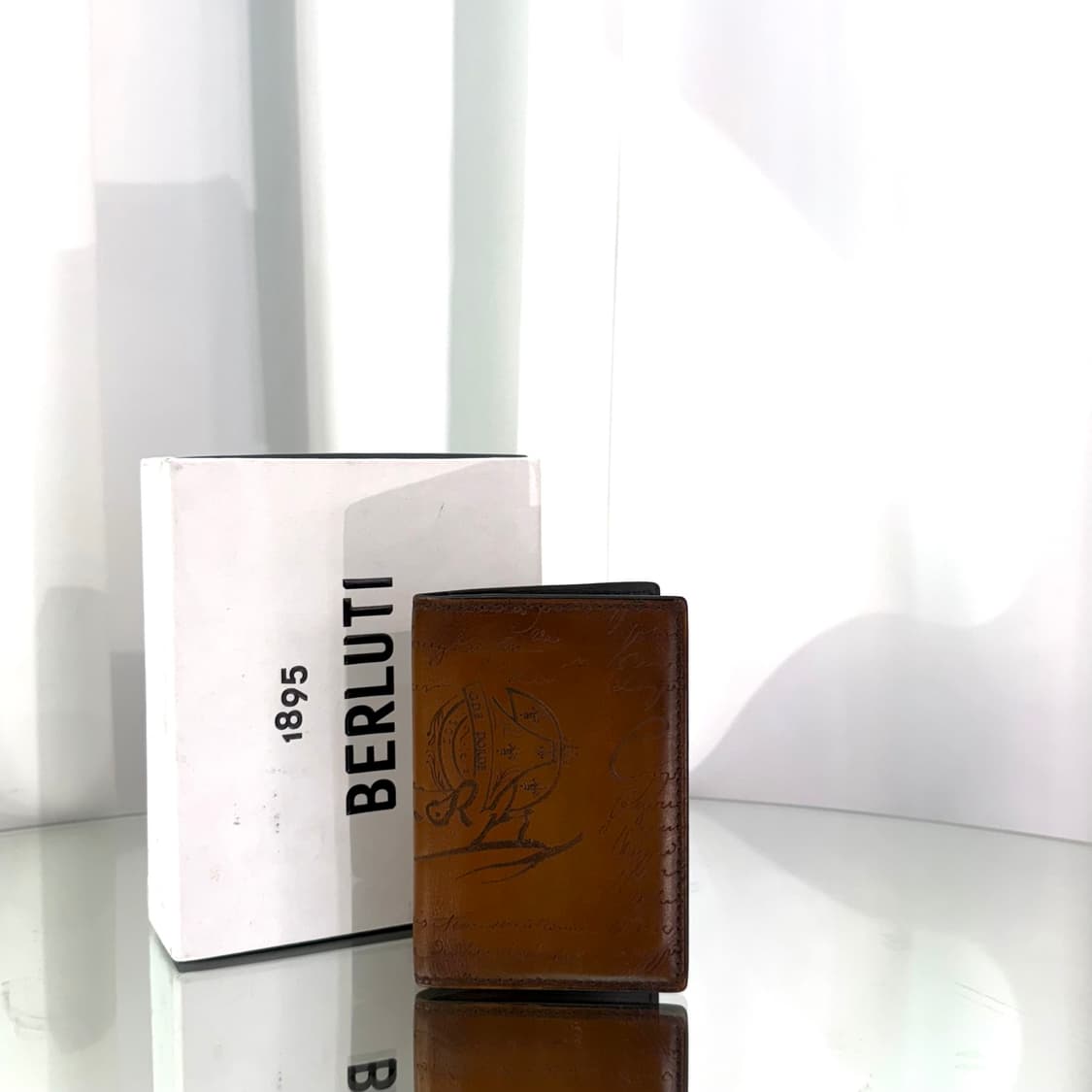 [정품] 벨루티 스크리토 레더 플랩 카드지갑 상품이미지1