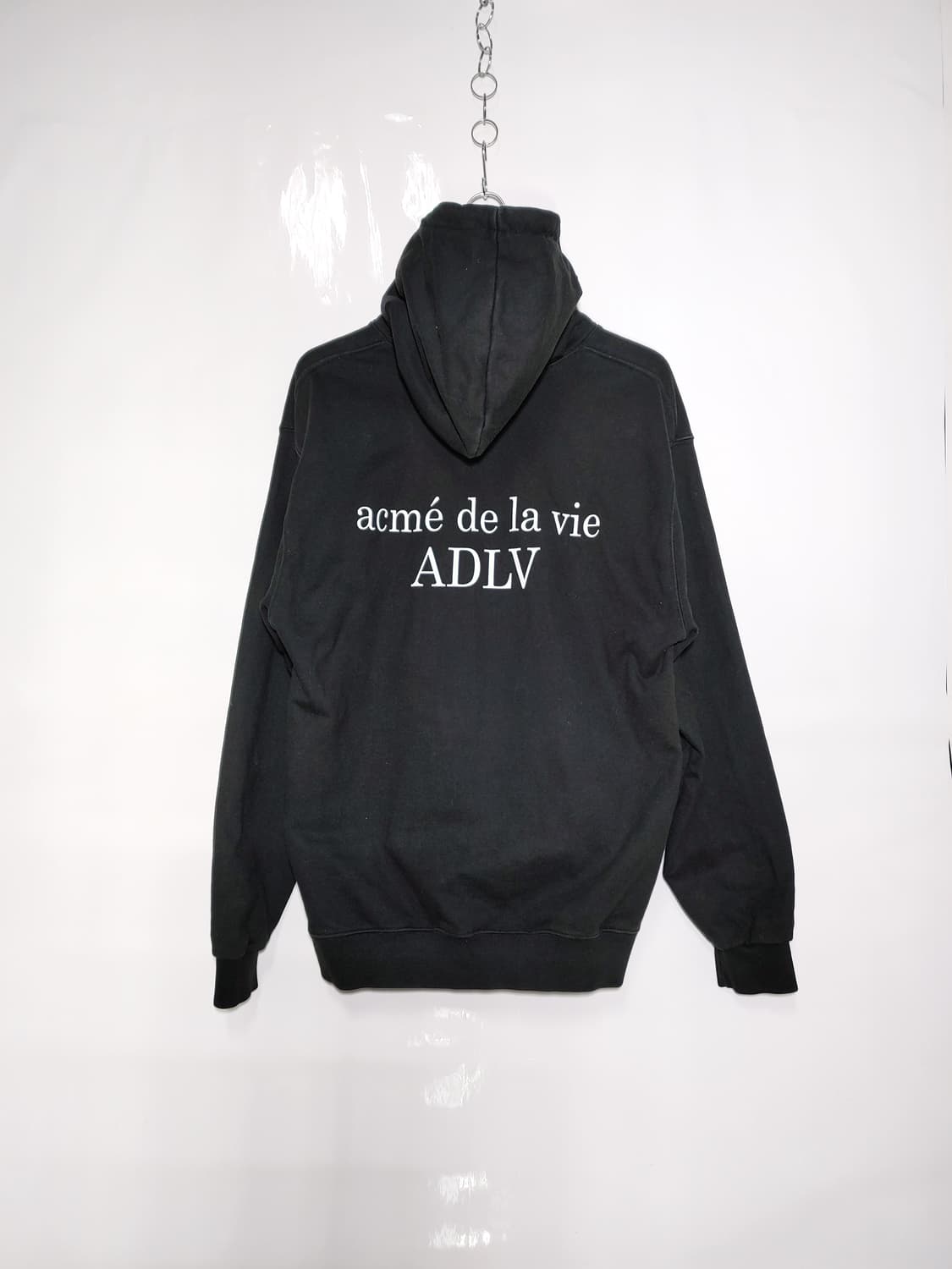 아크메드라비 눈감은 비니아이 후드티 상품이미지2