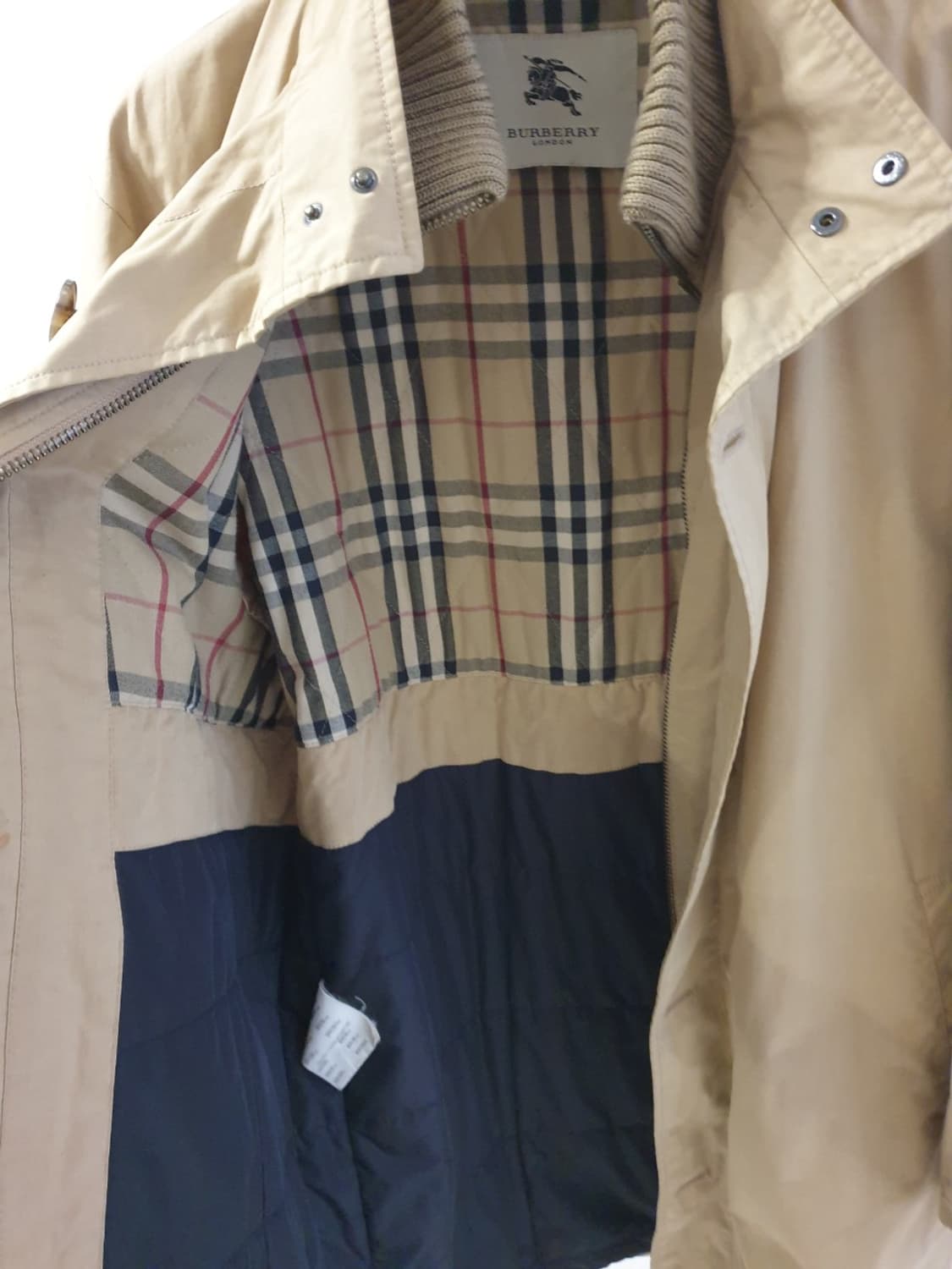 버버리 남성 경량+ 트렌치 아우터  상품이미지4