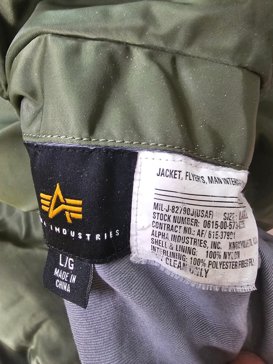 알파 인더스트리 현행 MA-1 상품이미지9