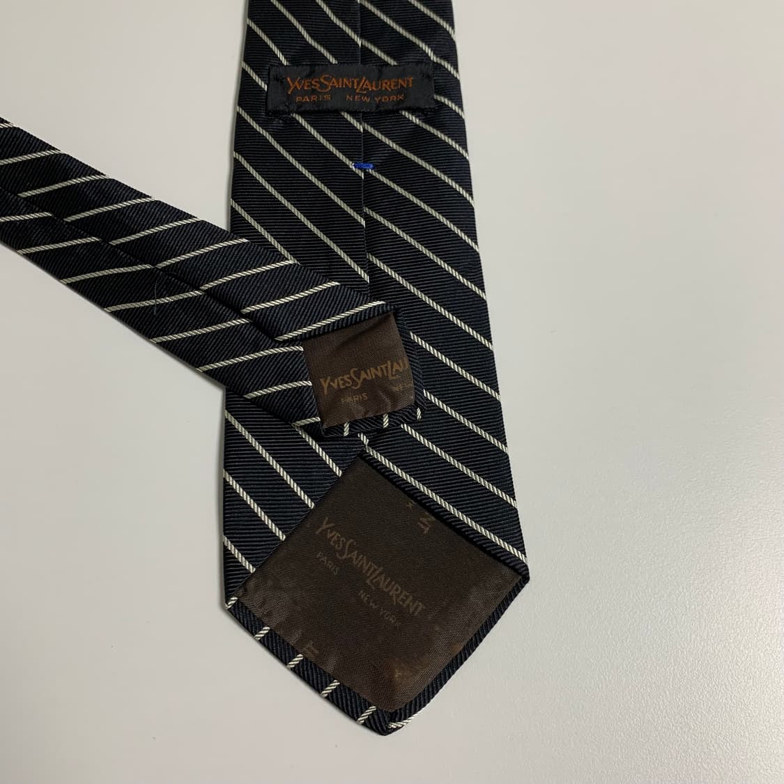 입생로랑(YSL) 명품 스트라이프 슬림넥타이 블랙 혼용 7.2cm 상품이미지6