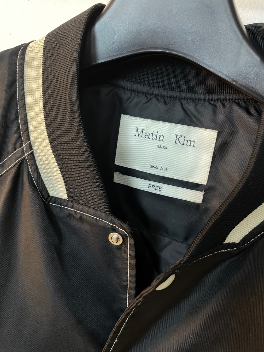 마뗑킴 스티치 바시티 자켓 상품이미지5