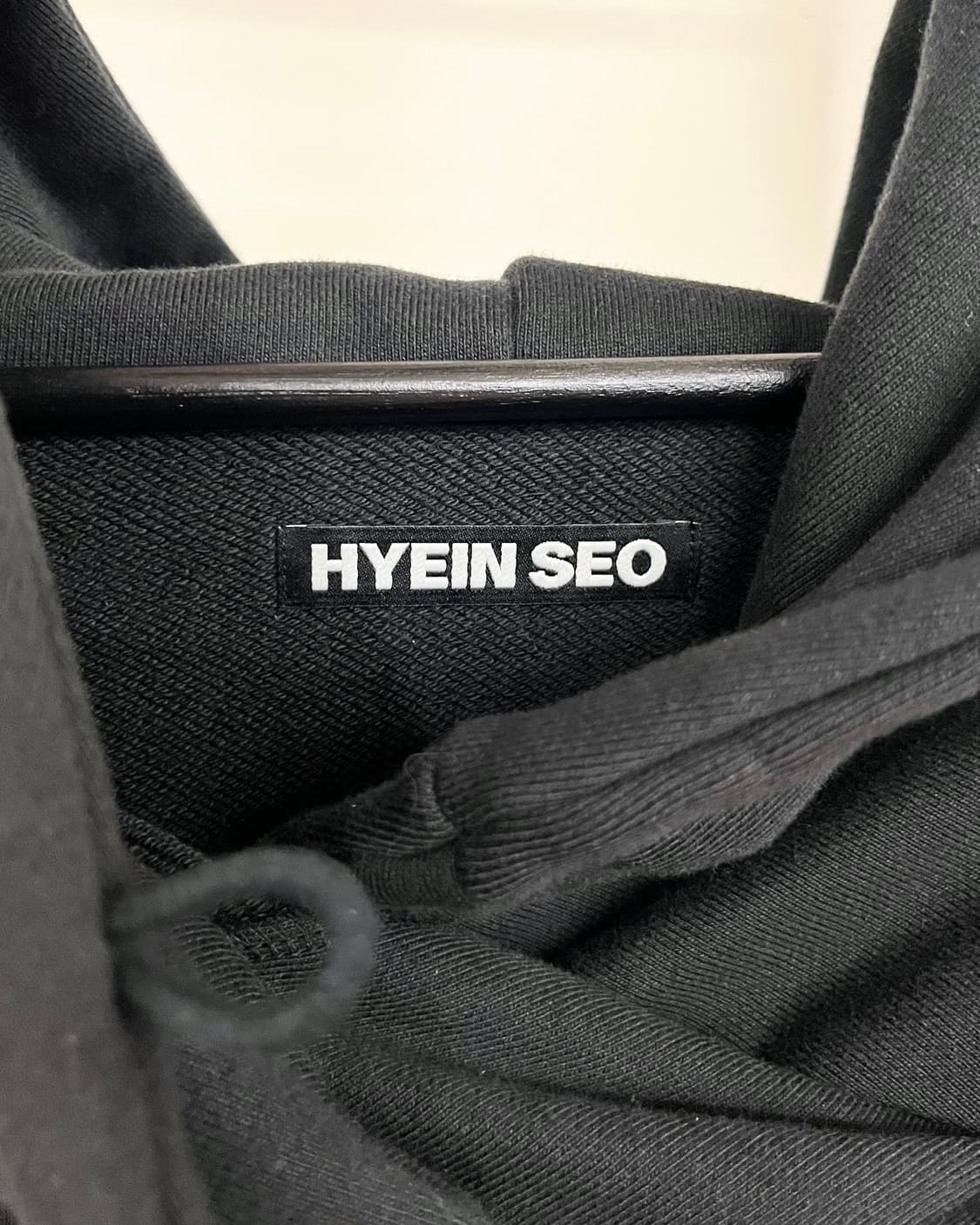 혜인 서 블랙 버튼 후디 상품이미지6