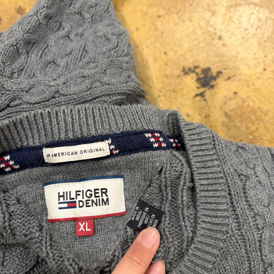 타미힐피거 꽈배기 그레이 니트 상품이미지5