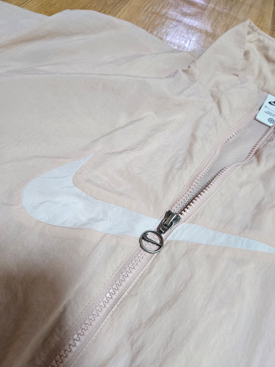 나이키 핑크 스우시 에센셜 우븐 바람막이 점퍼 상품이미지4