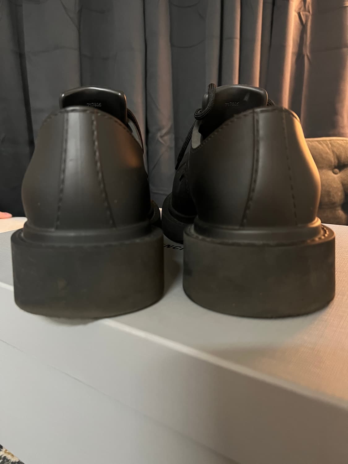 [43]발렌시아가 스테로이드 더비 상품이미지4