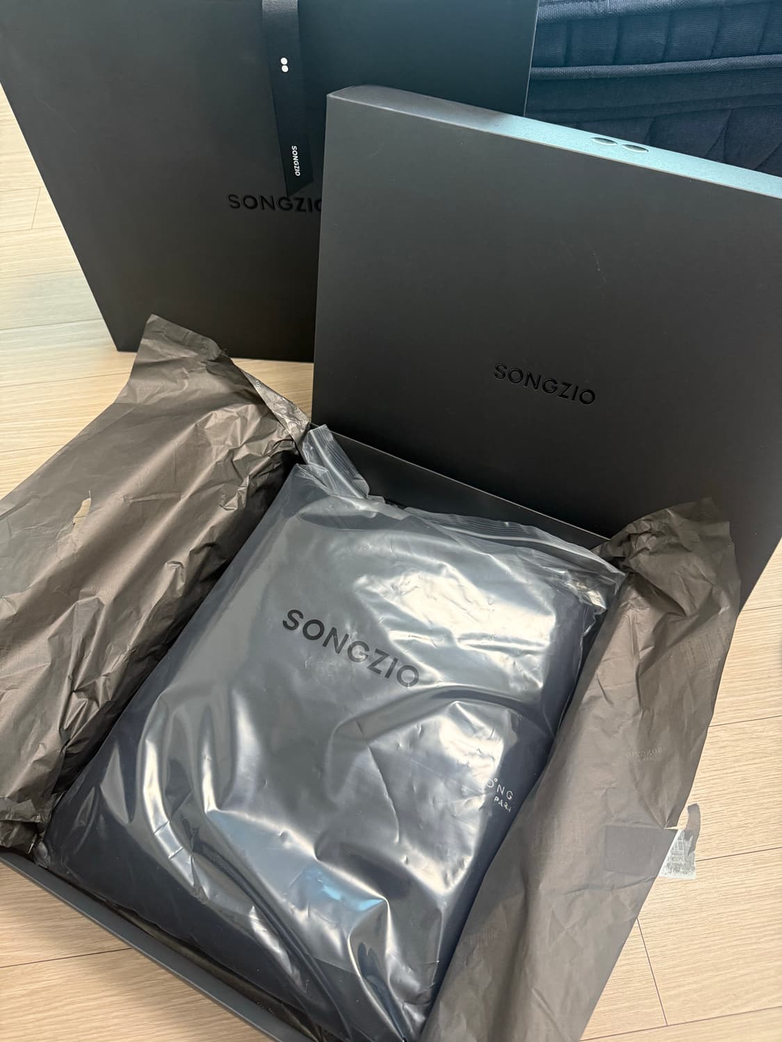 송지오 옴므 러브 스머프 후드티 블랙 새제품 상품이미지6