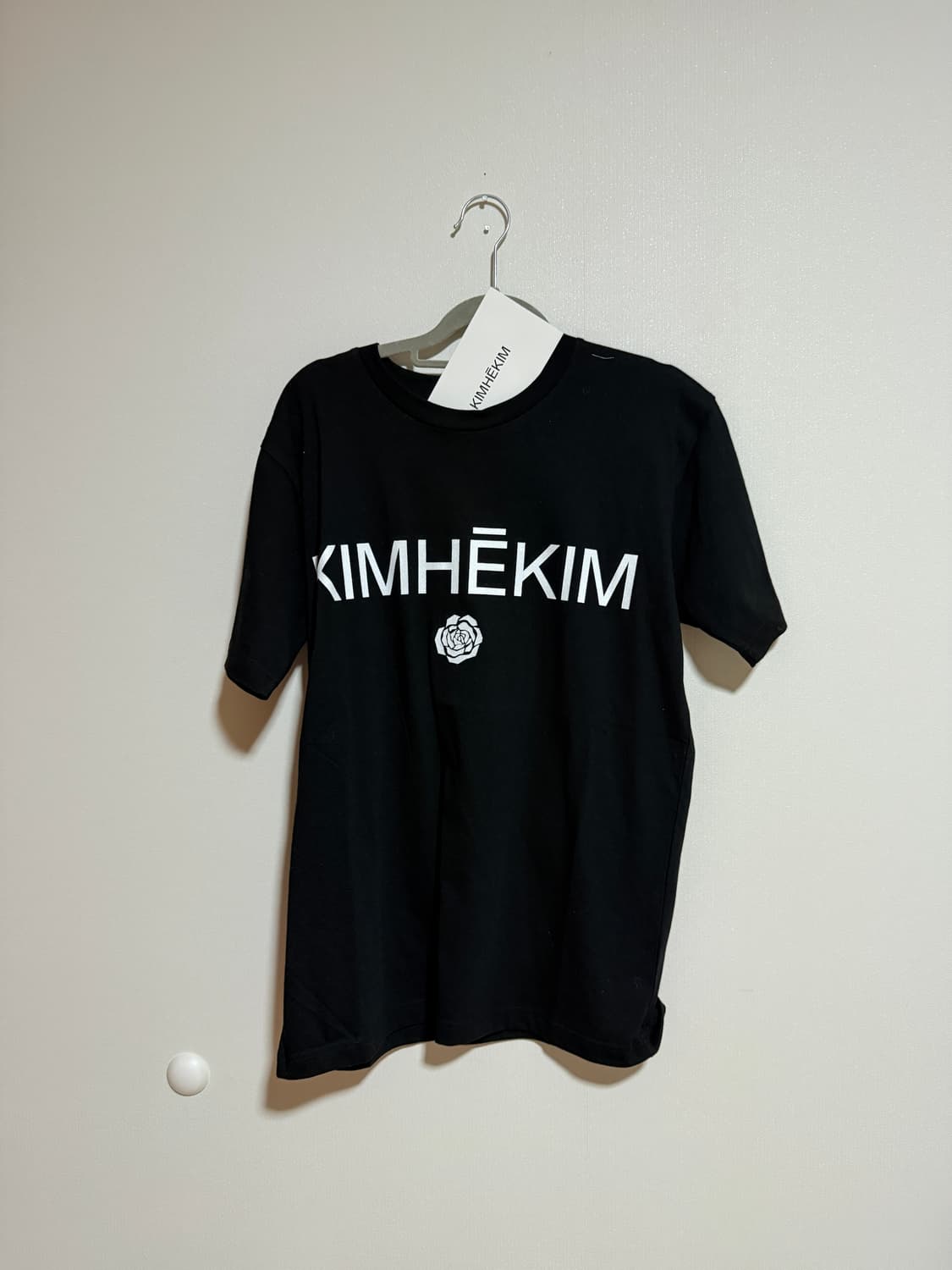 김해김 KIMHEKIM 블랙 로즈 티셔츠 XS 새상품 상품이미지1