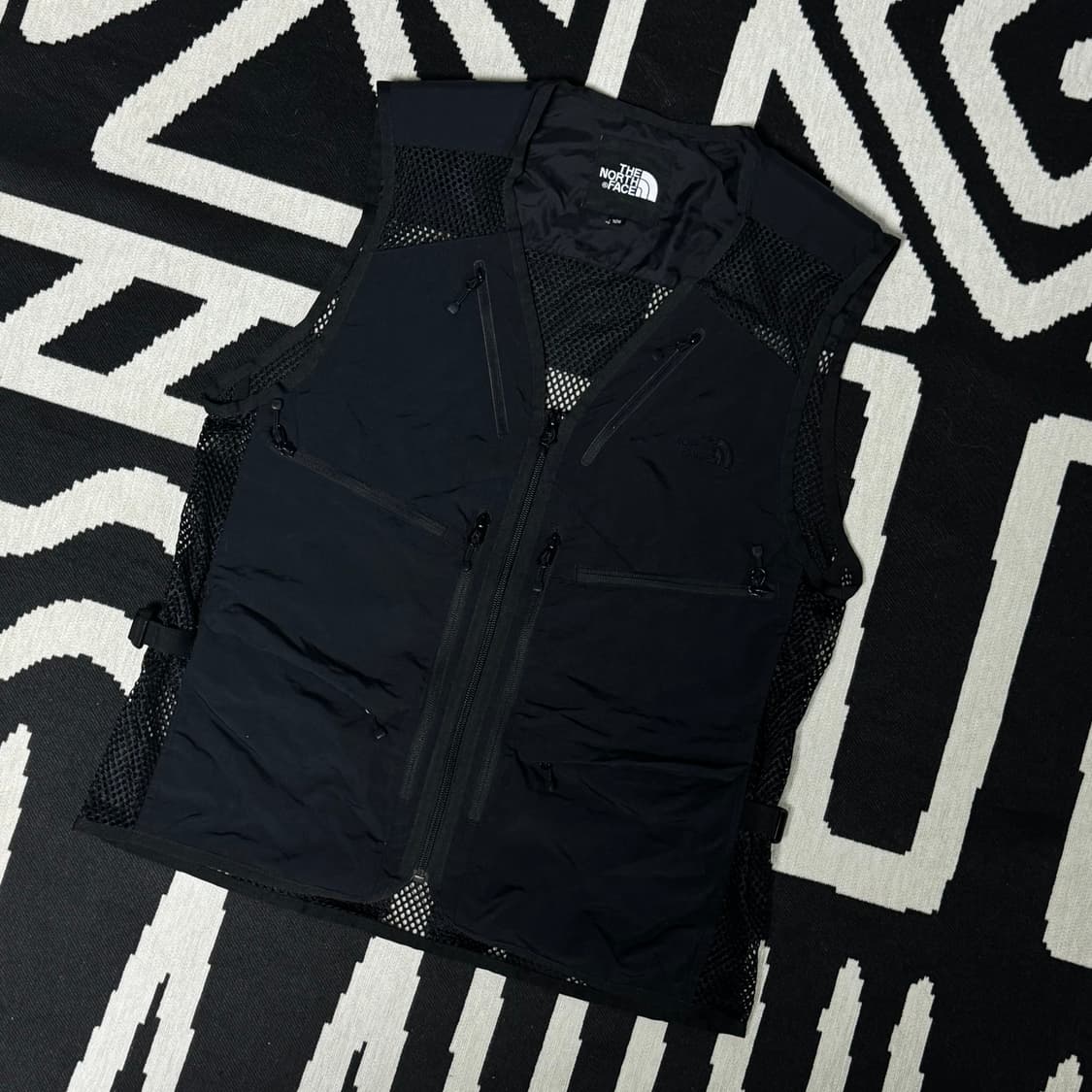 노스페이스 고프코어 메쉬 조끼 L 상품이미지2