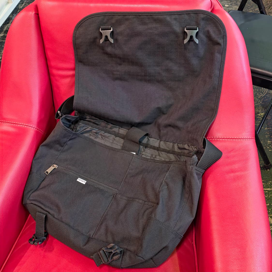 칼하트 블랙 메신저백 가방 상품이미지8