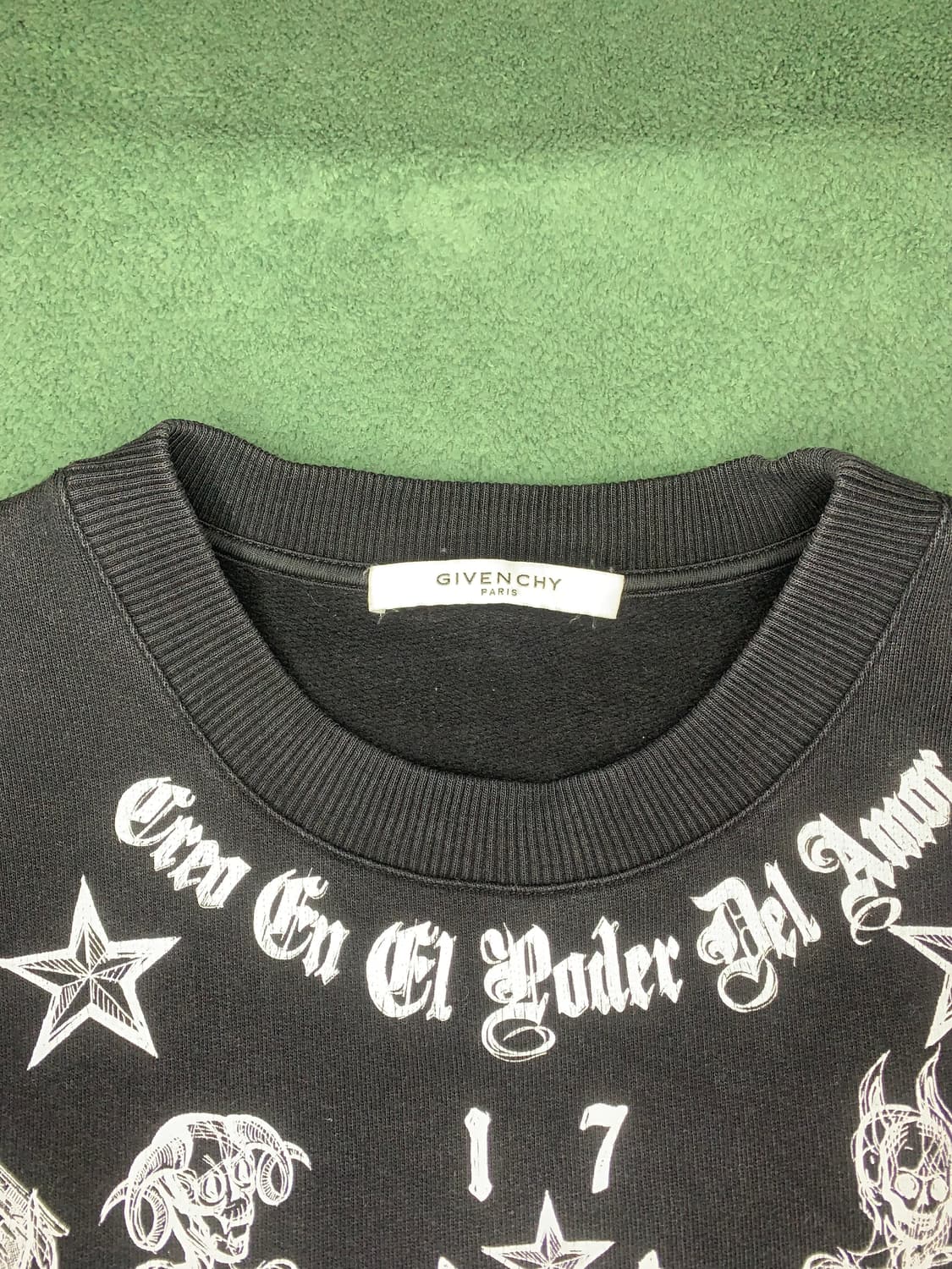 지방시 2017 "타투" 또는 "포데르 델 아모르" 슬리브리스 스웨트셔츠 상품이미지3