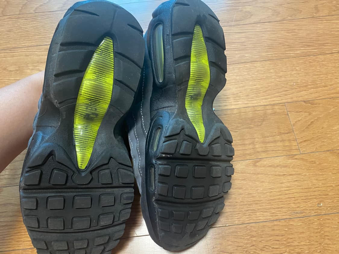 나이키 에어맥스 95 네온 240mm 상품이미지7